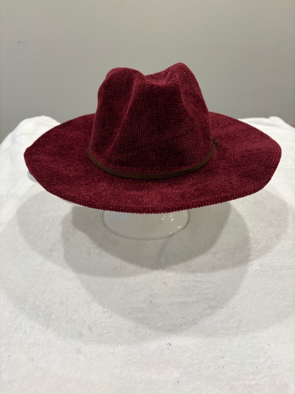 Marcus Adler Women's Burgundy Wide-Brim Fedora Hat - Picture 2 of 4